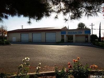 4th image of 811 S Yosemite Ave