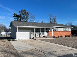 808 Whitman St, Dexter, MO 63841