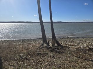 500 Lakefront Dr, Waverly, TN 37185
