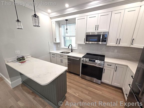 3rd image of 168-170 Webster Ave #1R
