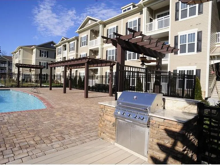 Briton Trace Apartments — Photo 56