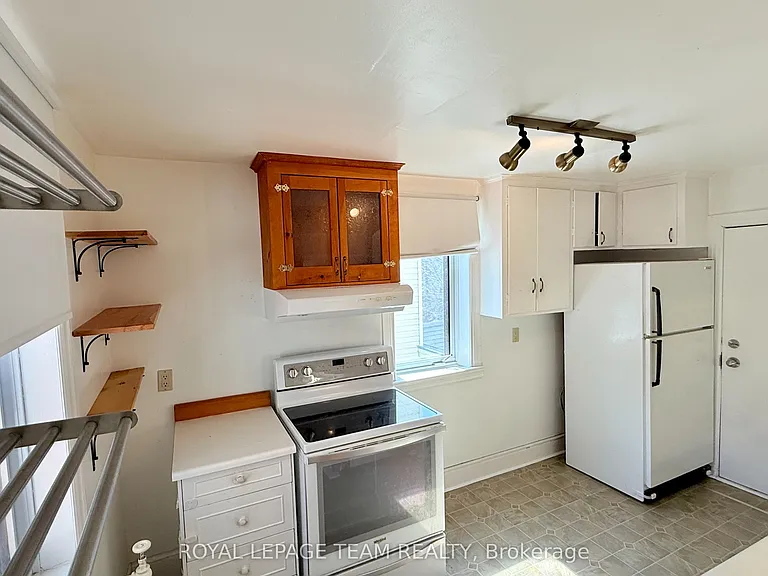 14 Galt St #2 — Photo 7