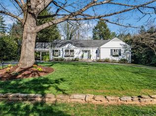 16 Hilltop Rd, Asheville, NC 28803