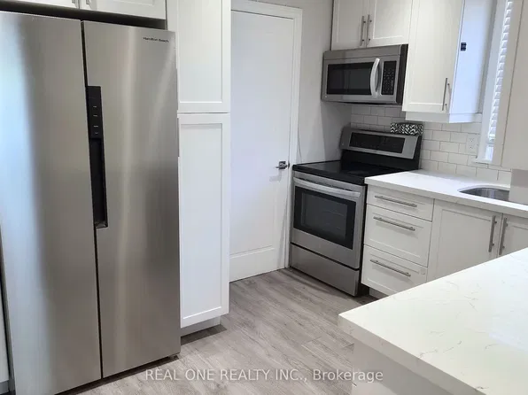 15 Castille Ave, Toronto, ON