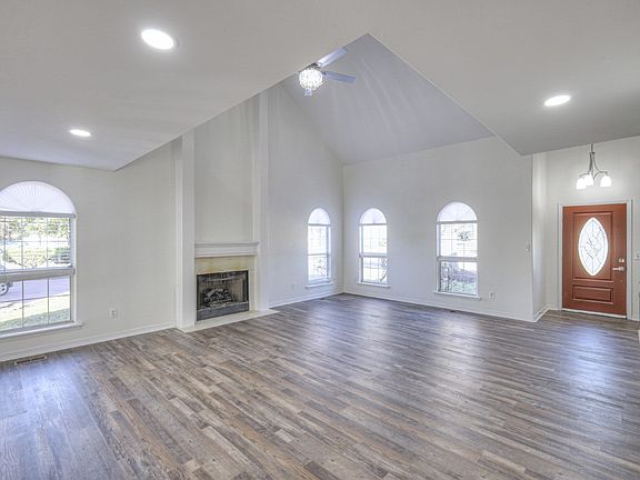 4th image of 3117 Harborwood Dr