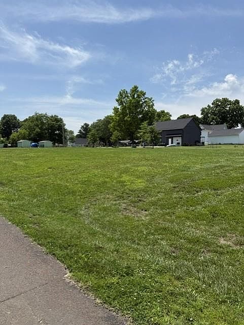 2nd image of 501 Jefferson Blvd