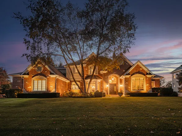 4015 Prairie Crossing Dr, Saint Charles, IL 60175