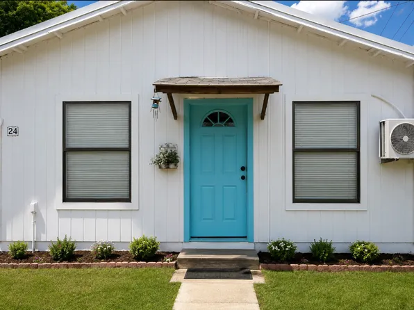 114 Pine St, Conroe, TX 77301