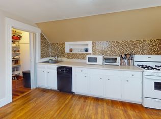 16 Templeton Pkwy, Watertown, MA 02472