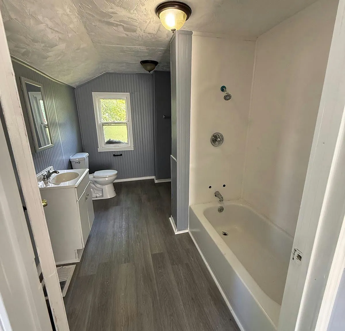 3 bed, 1792 sqft, $1,200 — Photo 2