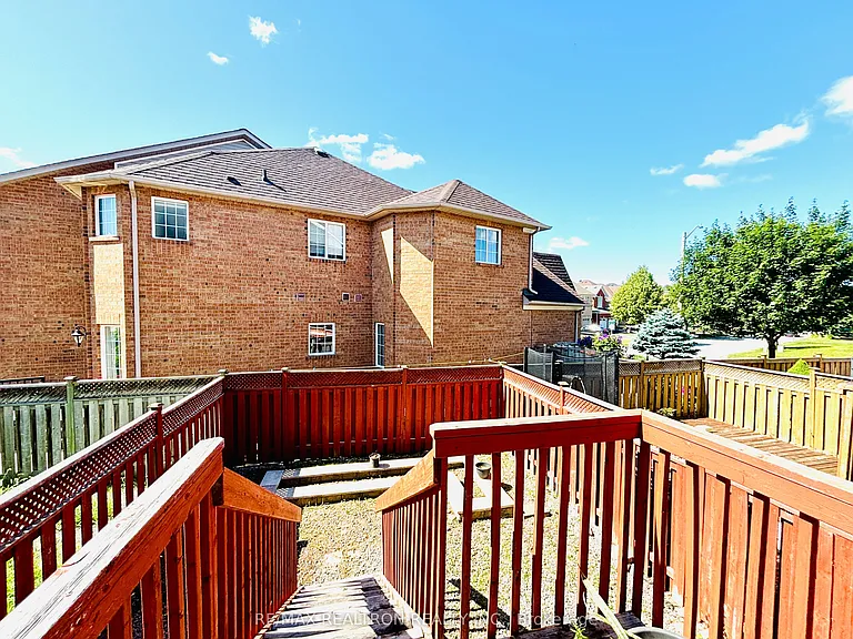 56 Kimono Cres — Photo 12