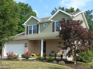 3364 Farm Ln, Fayetteville, PA 17222