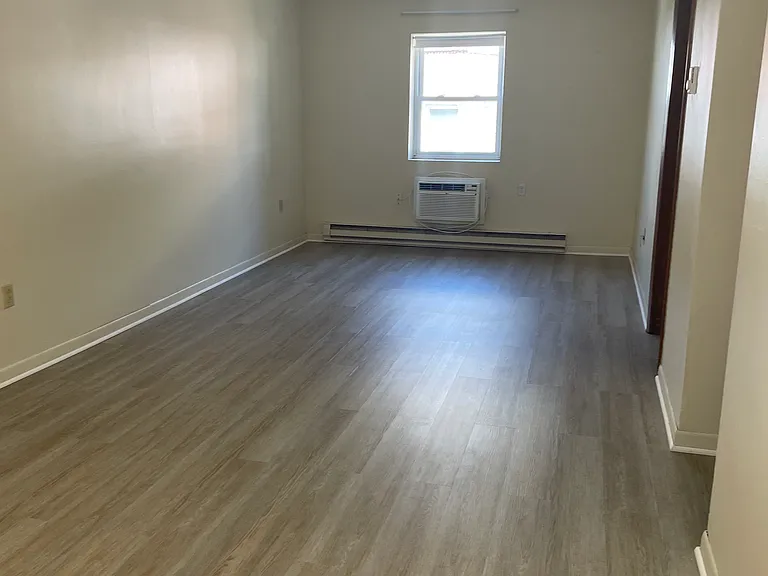 287 Main St #17 — Photo 3