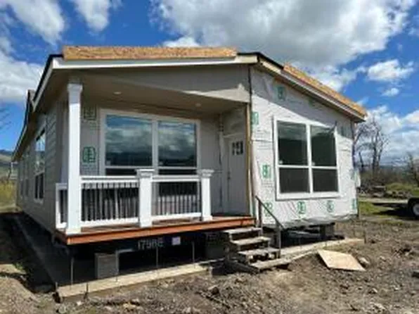 333 Mountain View Dr Unit 28, Talent, OR 97540