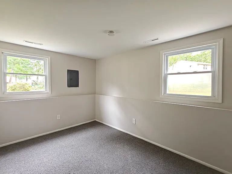 252 Terry Ln — Photo 18