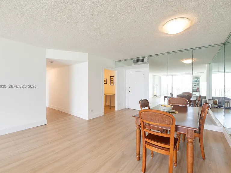 1001-91 Bay Hbr #511 — Photo 12