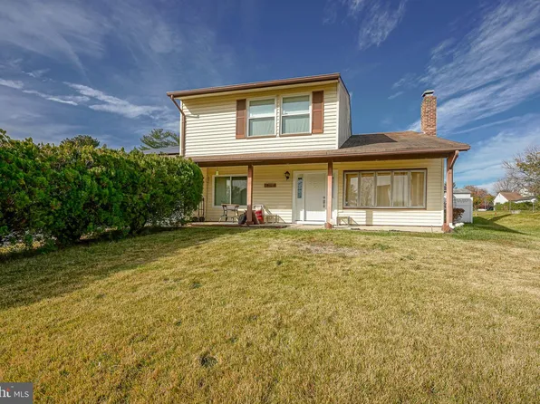 32 Pritchard Ln, Sicklerville, NJ 08081