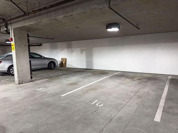5th image of 111 Saint Matthews Ave #401-1