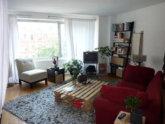 Rented by Corcoran | media 23