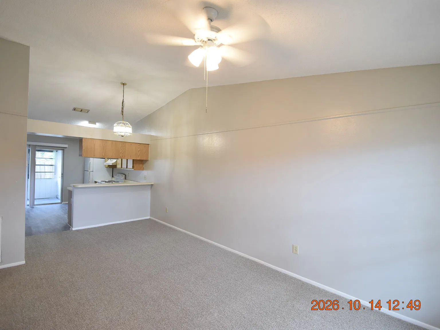 2 bed, 841 sqft, $1,595 — Photo 4