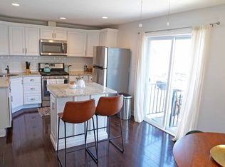 104 H St #2, Boston, MA 02127