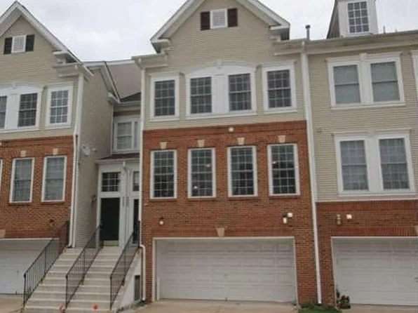 9885 Dochart Sound Ln, Bristow, VA 20136