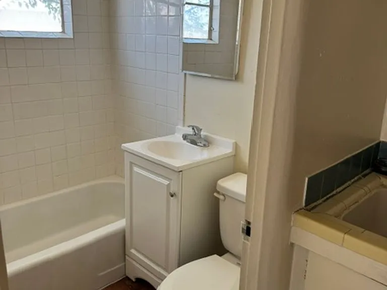 413 & 518 Vassar Dr SE — Photo 6