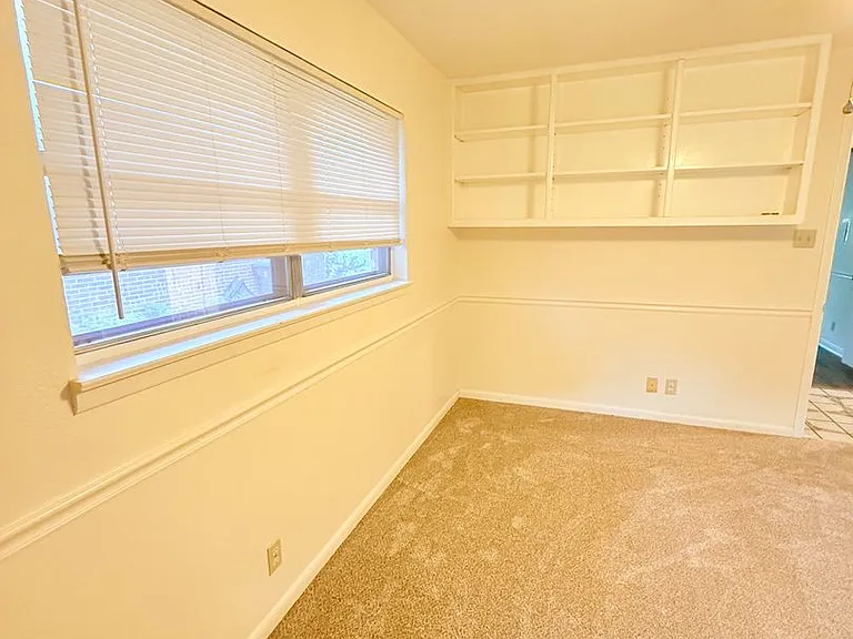 612 Hillview Dr — Photo 13