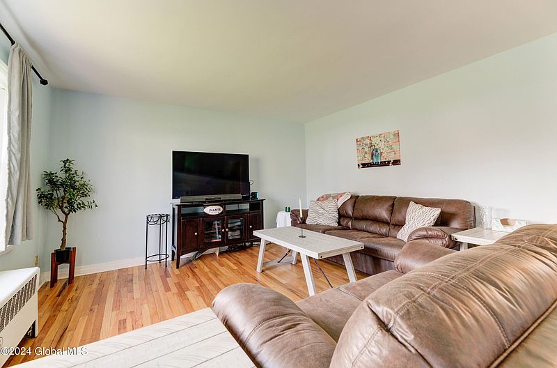 5th image of 14 Harmon Road