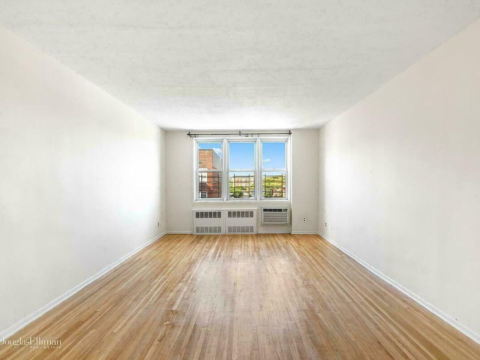 1st image of 400 E 17th St APT 702