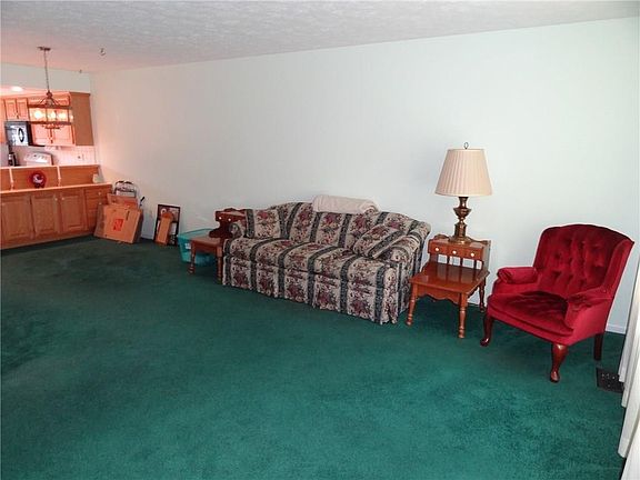 5th image of 80 Greenway Blvd