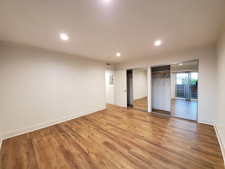 Amberwood Terrace — Photo 19