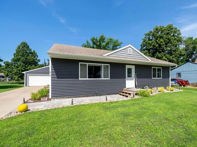 417 S Elm St, Lennox, SD, 57039