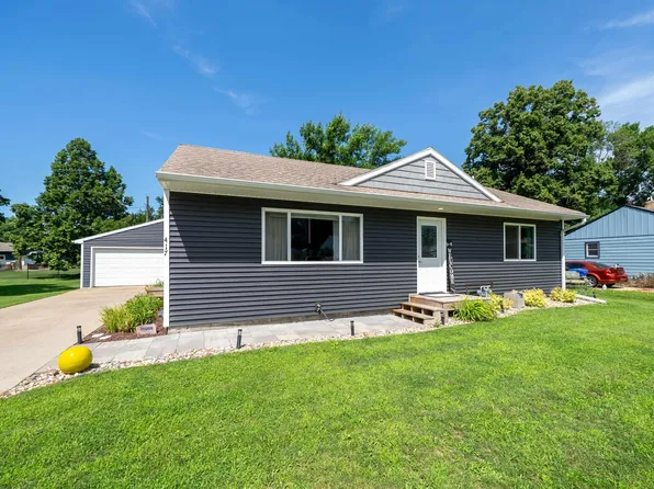 417 S Elm St, Lennox, SD 57039