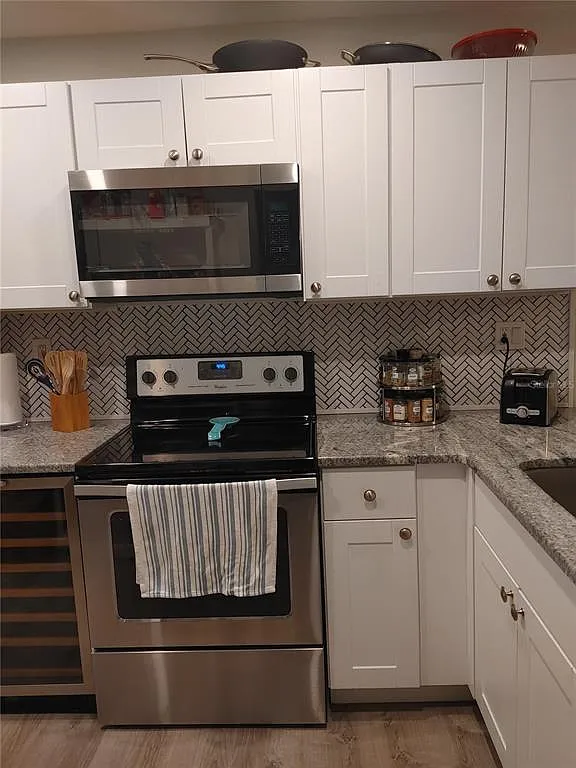 2 bed, 2.0 bath, 890 sqft, $2,800 — Photo 3