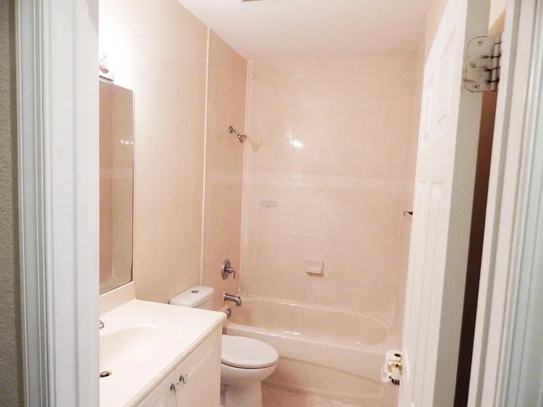 8444 SW 29th St — Photo 13