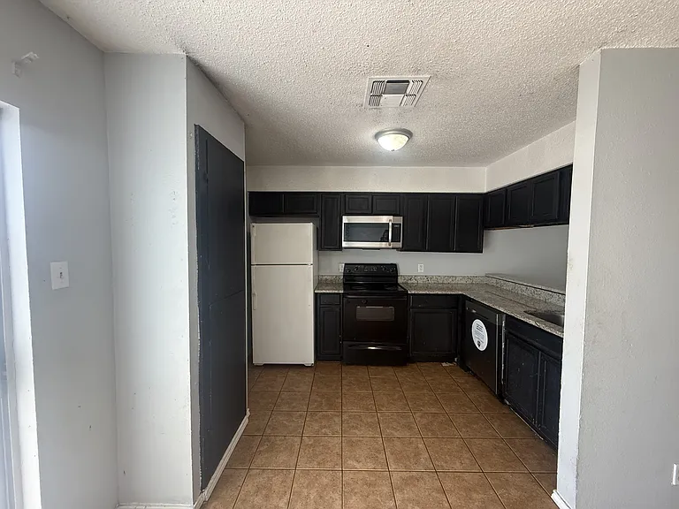 106 Cockerham St #B — Photo 4