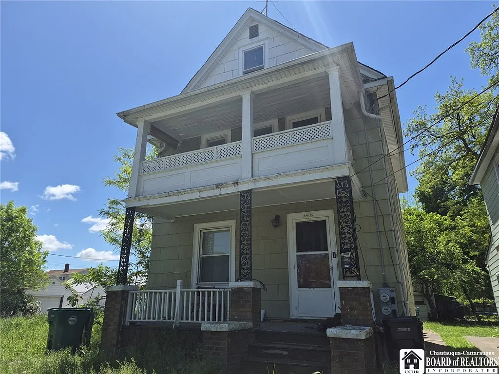 2 bed, 1.0 bath, 1169 sqft, $750 — Photo 1