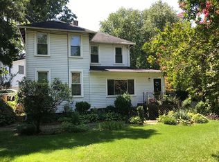 60 Wellesley Cir, Glen Echo, MD 20812