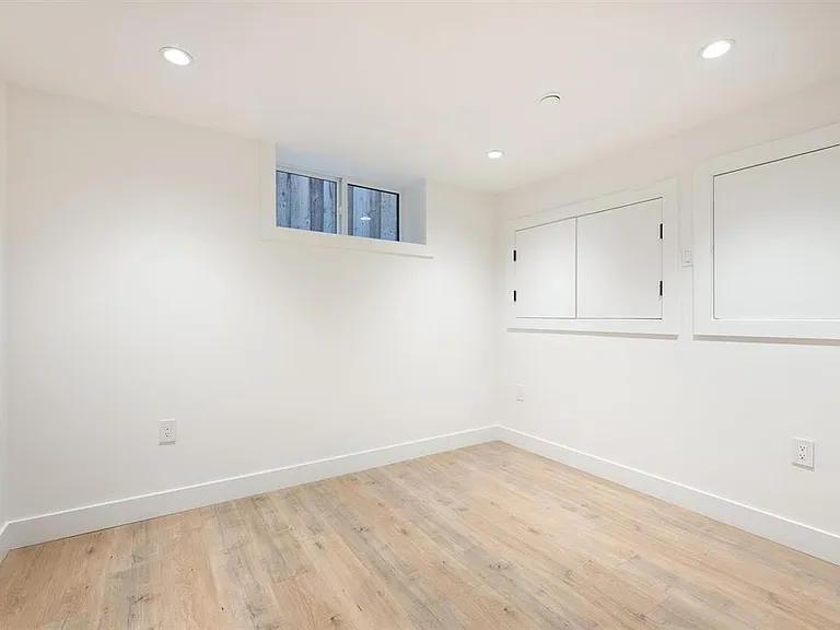 3582 E Pender St #2 — Photo 3