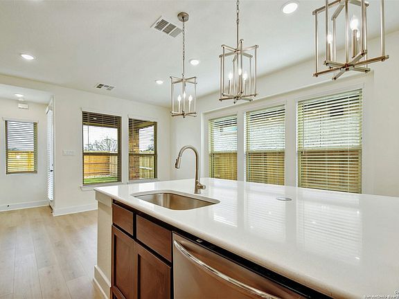4th image of 674 Meade Street