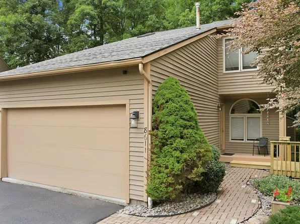 8611 Wrenwood Cir, Baldwinsville, NY 13027