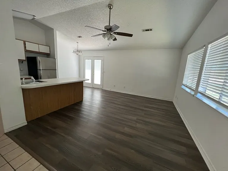 1706 N Noelle Ave — Photo 4