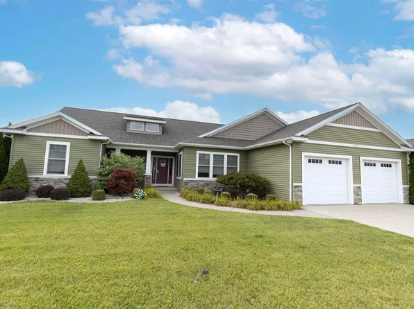 8295 Summer Ridge Ct, Freeland, MI 48623
