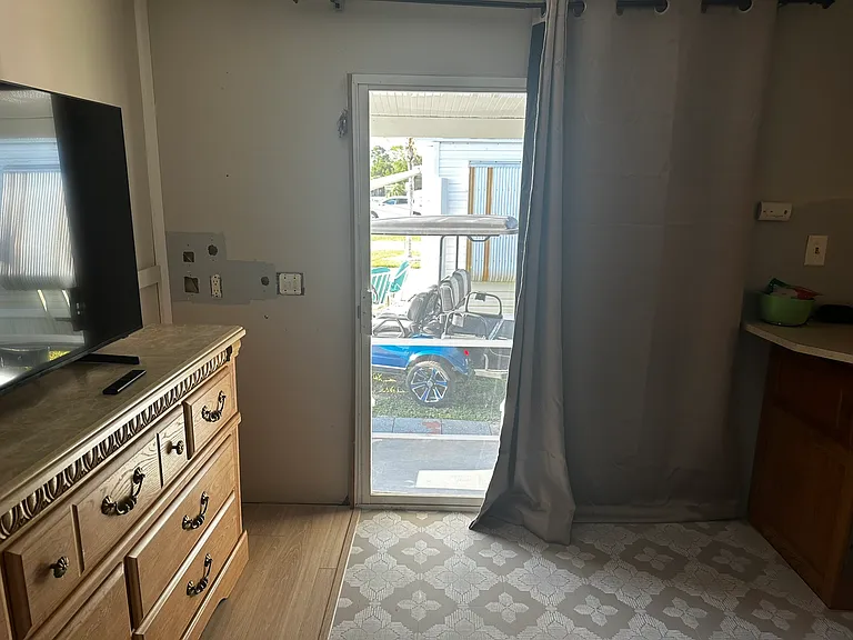 1715 E Manatee Loop — Photo 14