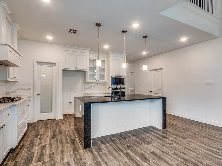 9448 Middle Ground Pl — Photo 6