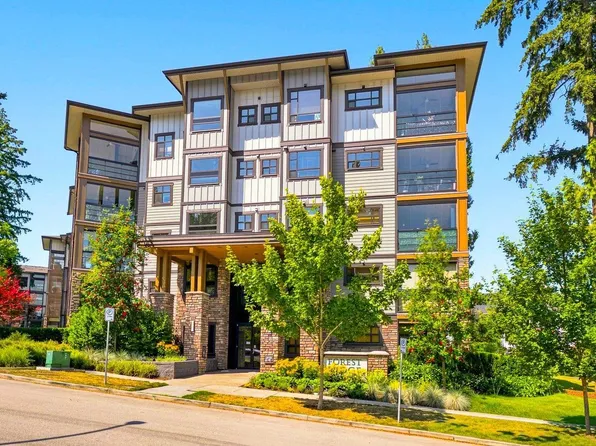 3585 146a St #303, Surrey, BC V4P 1B1
