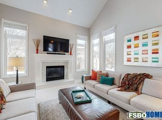 14415 Buena Vista Dr, Urbandale, IA 50323
