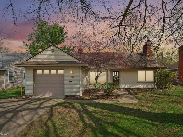 257 Beeler Dr, Berea, OH 44017
