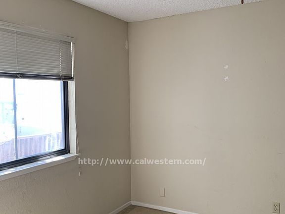 4th image of 268 W Sunnyoaks Ave